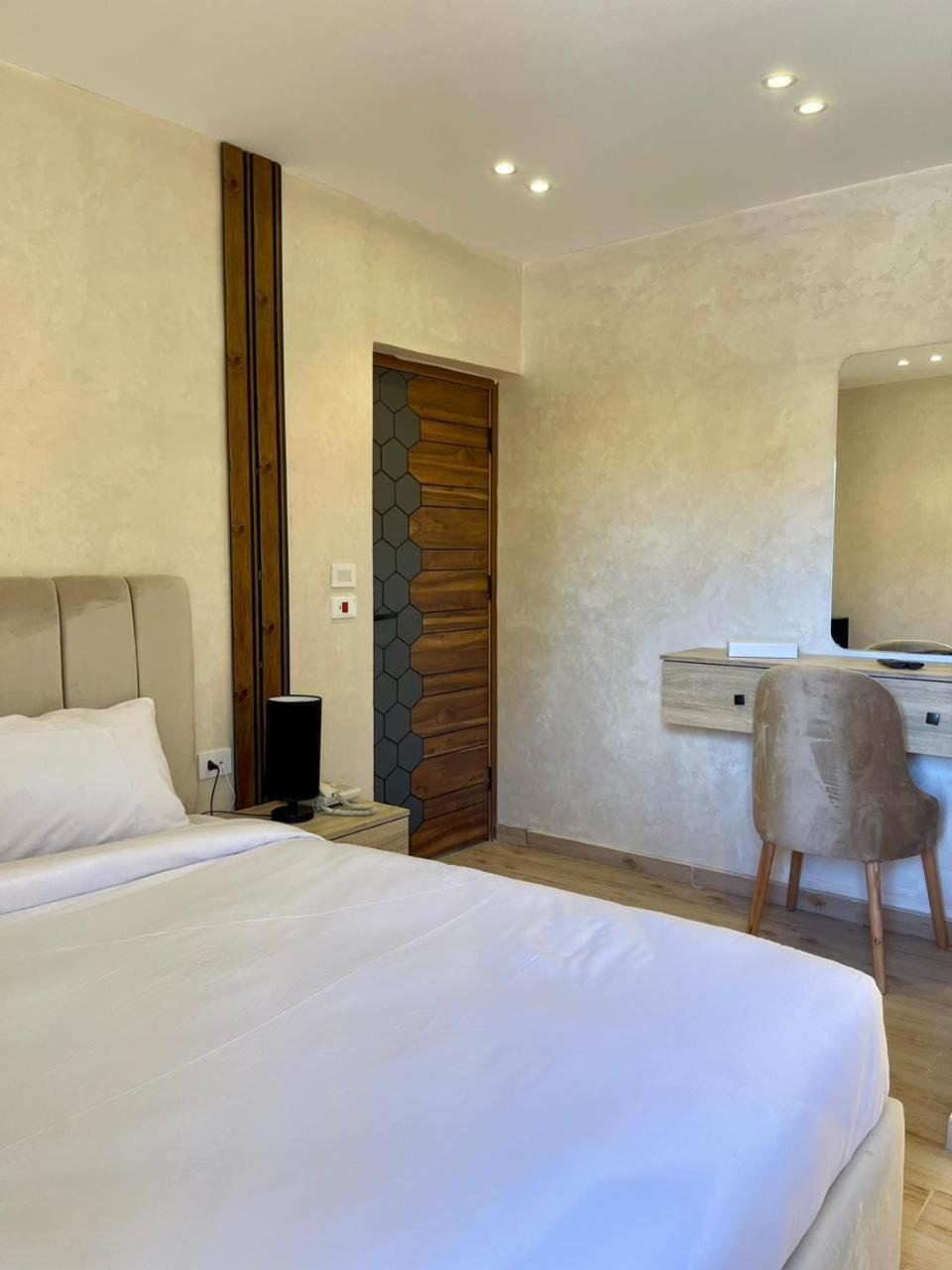 Hotel Cleopatra Tower Pyramid View Kafret el-Gabal Exterior foto