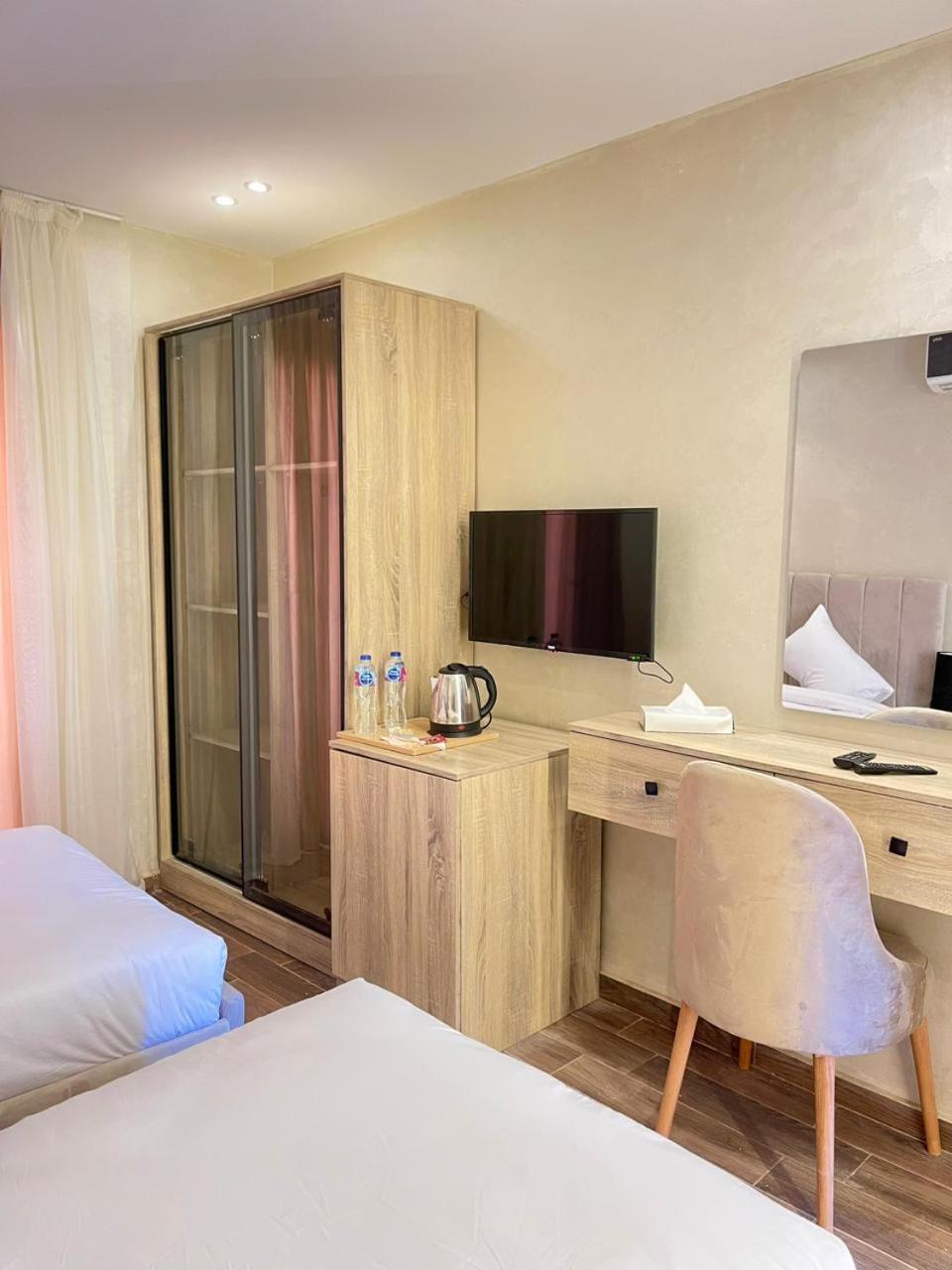Hotel Cleopatra Tower Pyramid View Kafret el-Gabal Exterior foto