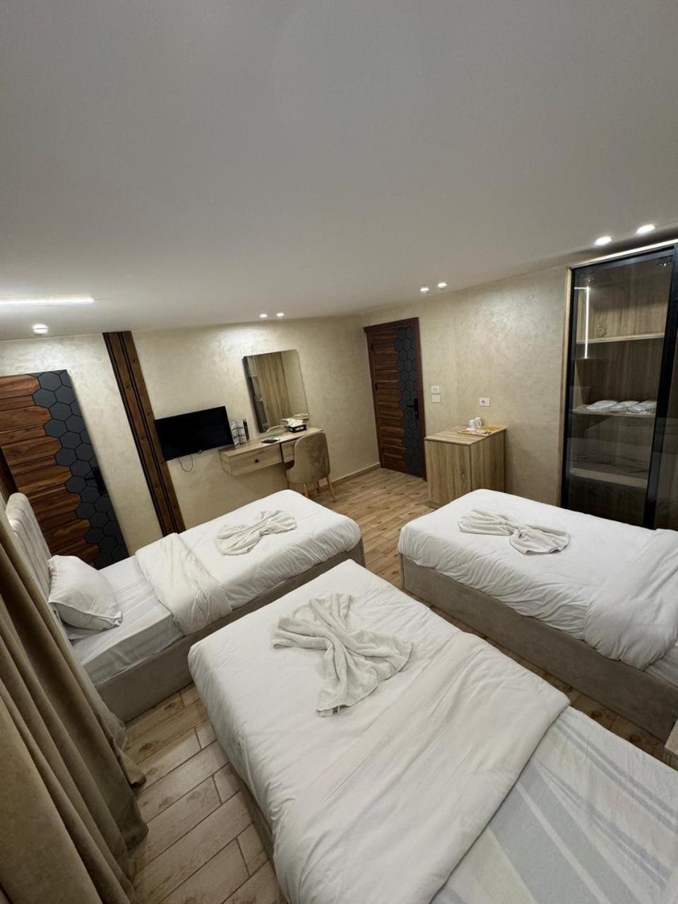 Hotel Cleopatra Tower Pyramid View Kafret el-Gabal Exterior foto
